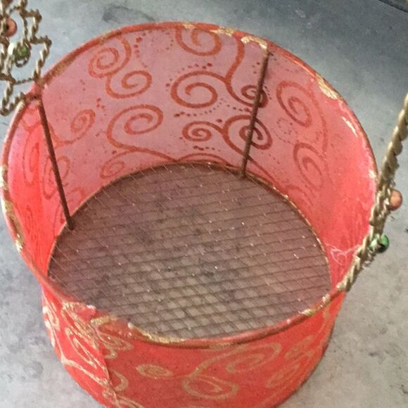 Metal Christmas basket with gold scroll gift decor decoration Xmas - Picture 6 of 6